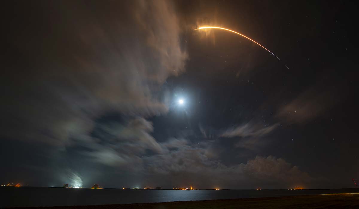 Запуск ракети Falcon 9 Block 5 з групою супутників Starlink Group 6-21