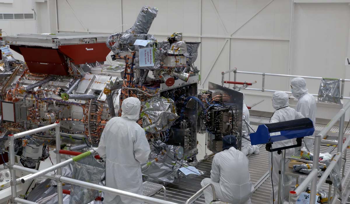 Как NASA защищает Europa Clipper от космической радиации