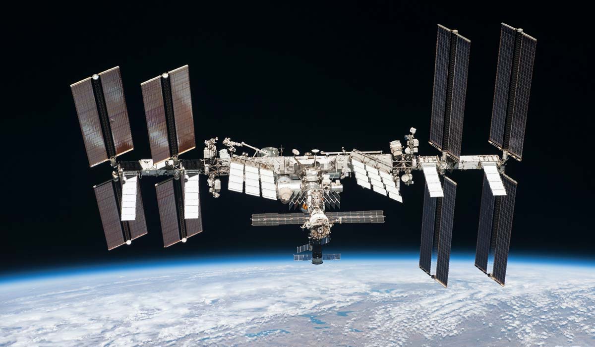 МКС подходит к финишу эксплуатации, Роскосмос и NASA постоянно занимаются вопросами безопасности экипажа — Борисов.