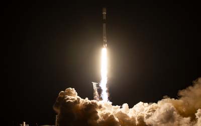 Запуск ракеты Falcon 9 Block 5 с группой спутников Starlink Group 7-6