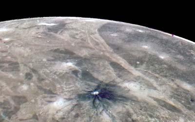 Зонд NASA Juno заметил на поверхности Ганимеда соли и органические вещества