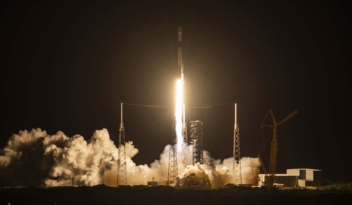 Запуск ракети Falcon 9 Block 5 з групою супутників Starlink