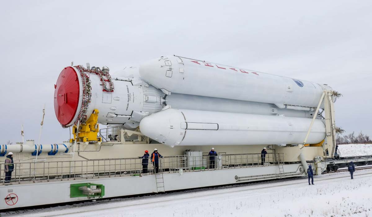 Макет ракеты «Ангара-НЖ» установлен на пусковой стол Восточного