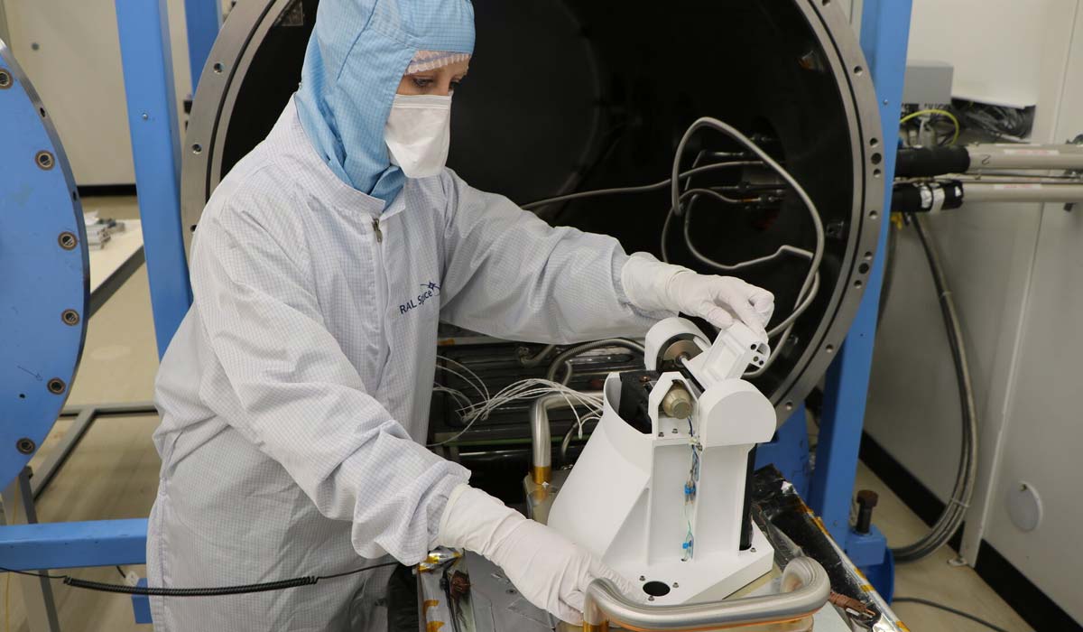 Как пахнет Луна: мини-масс-спектрометр PITMS будет изучать состав лунной экзосферы