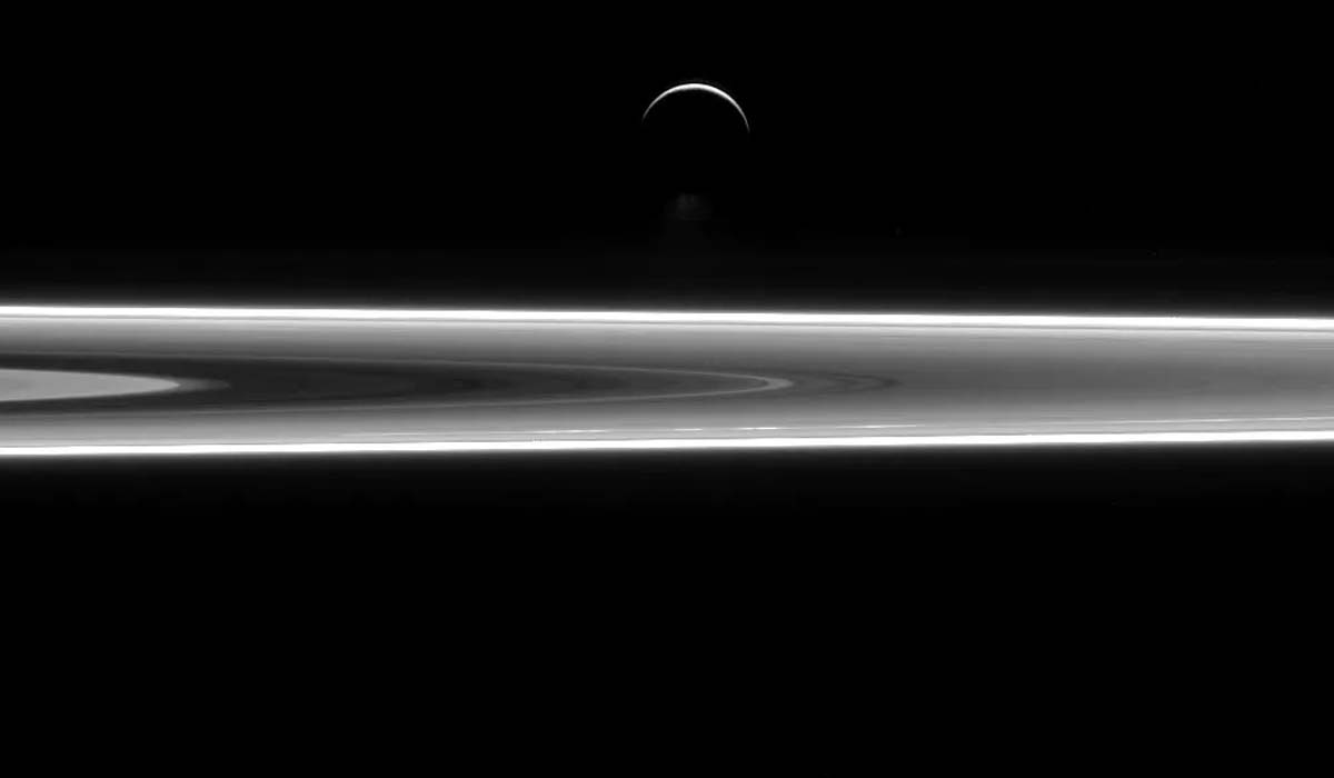 Лучшие изображения от зонда Cassini за 10 лет на Сатурне