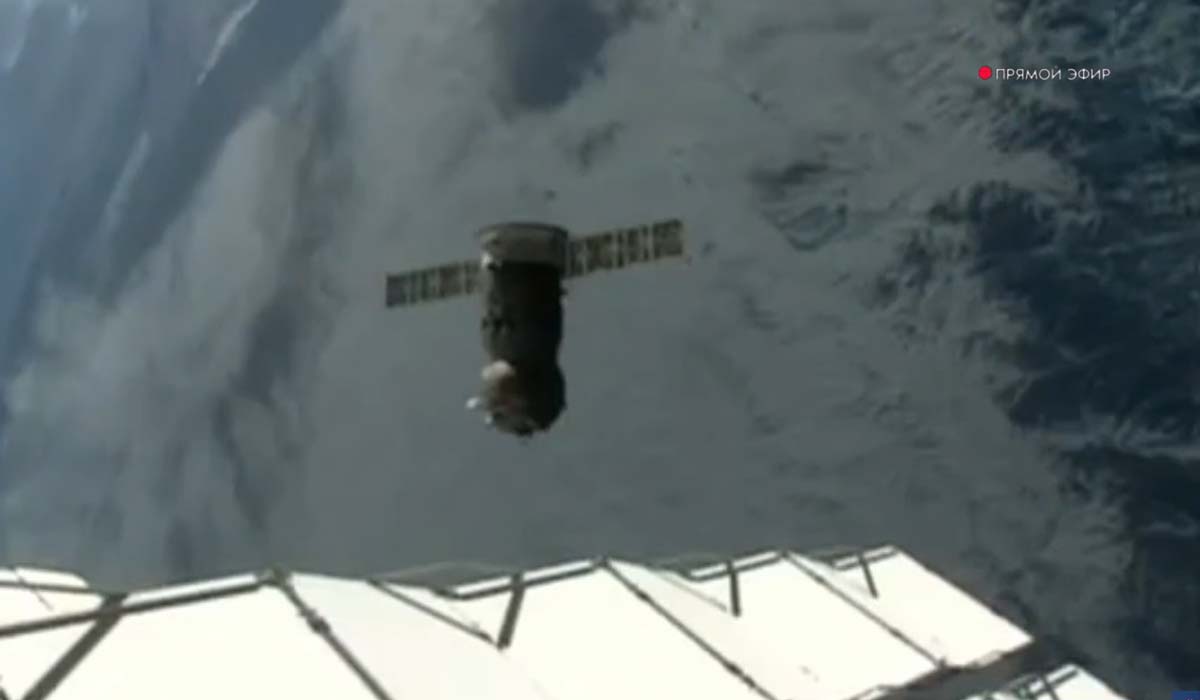 Грузовой корабль «Прогресс МС-23» отстыковался от МКС (трансляция)