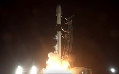 Запуск ракеты Falcon 9 Block 5 с группой спутников Starlink Group 7-7