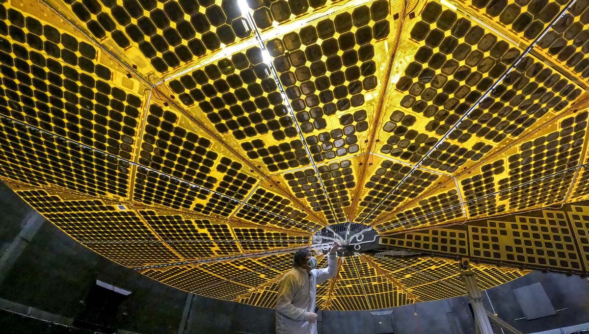 Місія NASA Lucy призупиняє подальшу діяльність із розгортання сонячних батарей