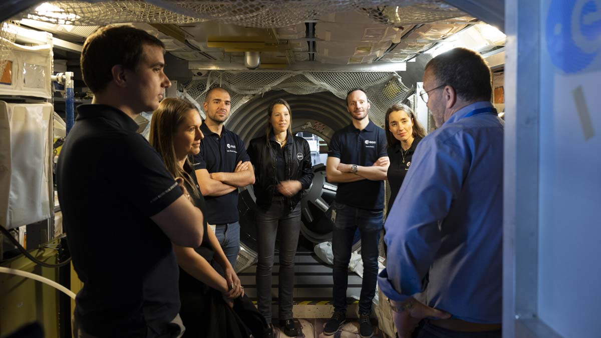 Новые кандидаты в астронавты ЕКА начинают базовую подготовку