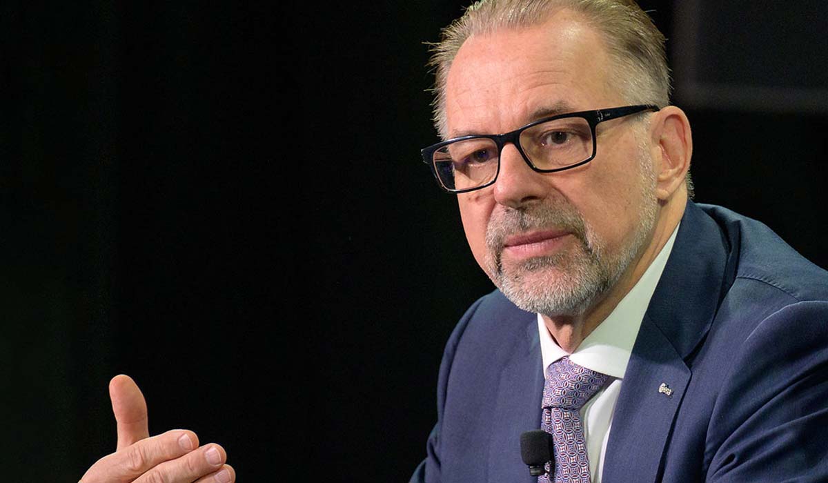 Гендиректор ЕКА считает, что Луна и низкая околоземная орбита станут новыми экономическими зонами