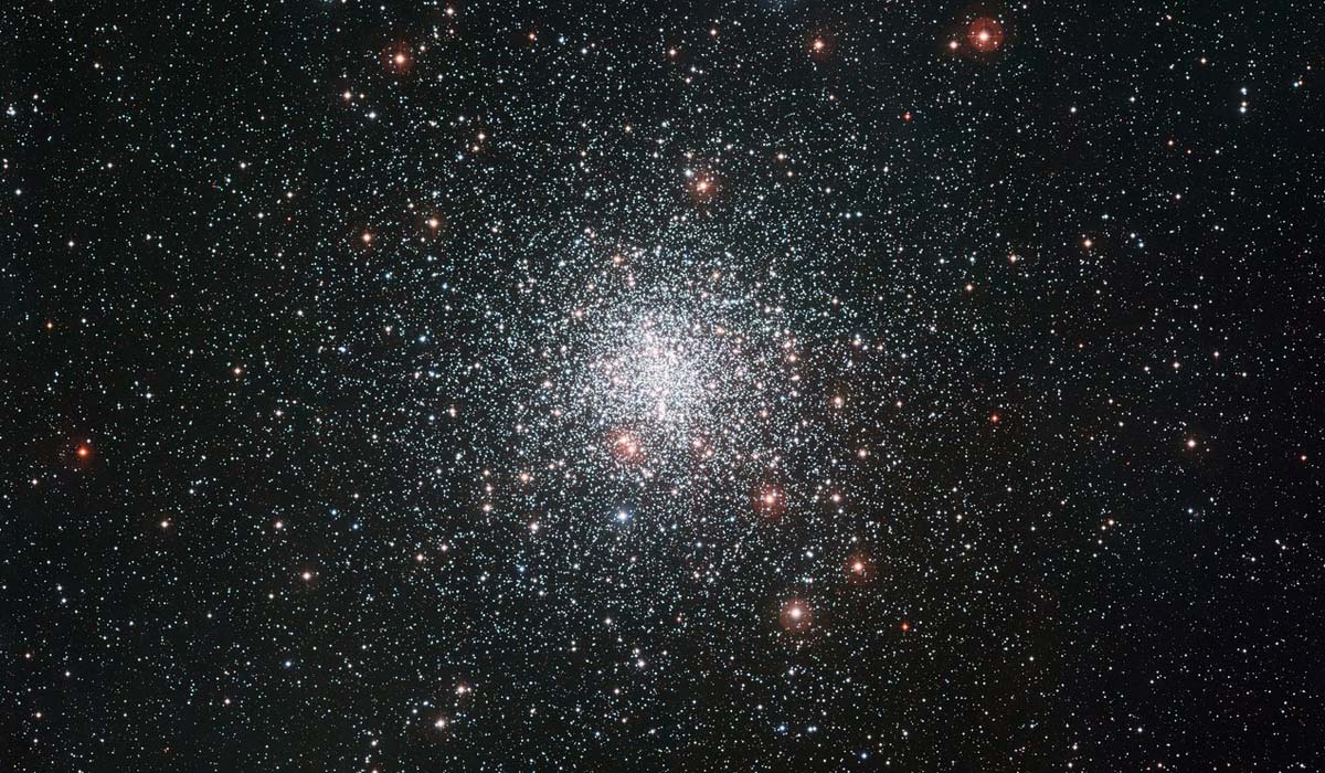 «Зародыш» сверхмассивной черной дыры обнаружили недалеко от Земли.