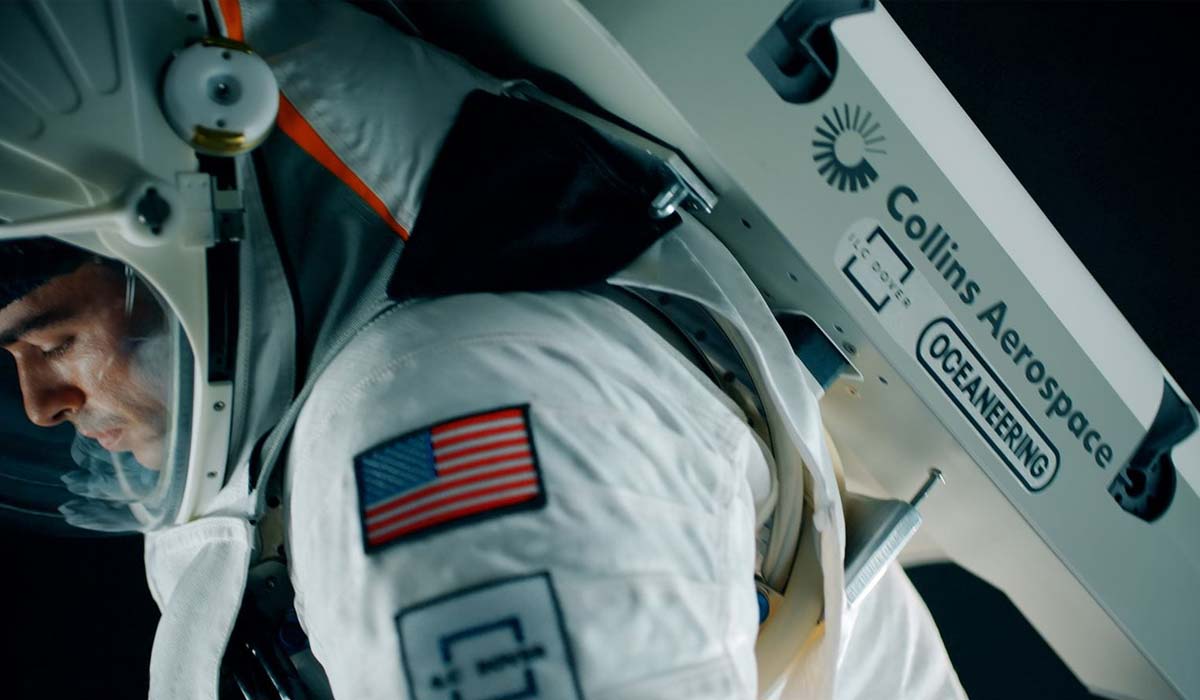 НАСА награждает компании Axiom и Collins заказами на создание «пересекающихся» скафандров