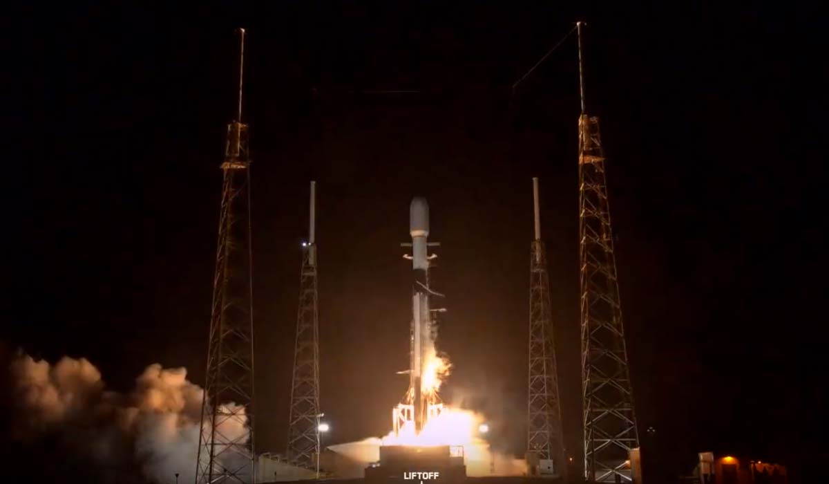 SpaceX Falcon 9 Block 5 Intelsat Galaxy 37 старт