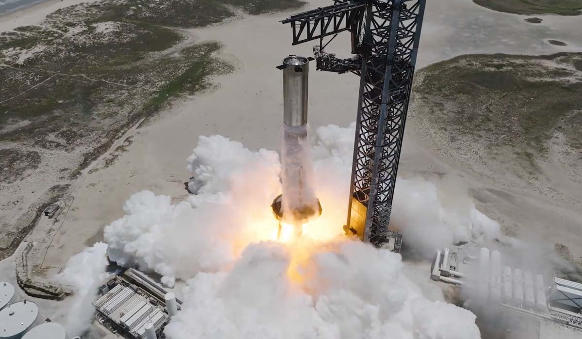SpaceX провела огненное испытание ракеты Starship Super Heavy