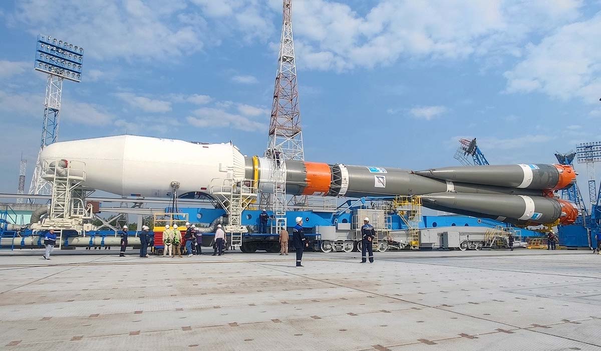 Ракету «Союз-2.1б» с космическим аппаратом «Луна-25» вывезли на стартовый комплекс