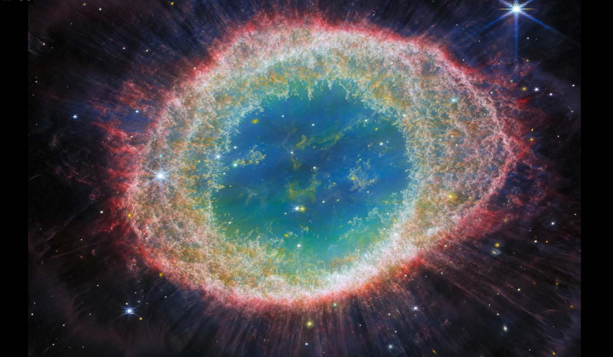 Уэбб раскрывает запутанные подробности в останках умирающей звезды