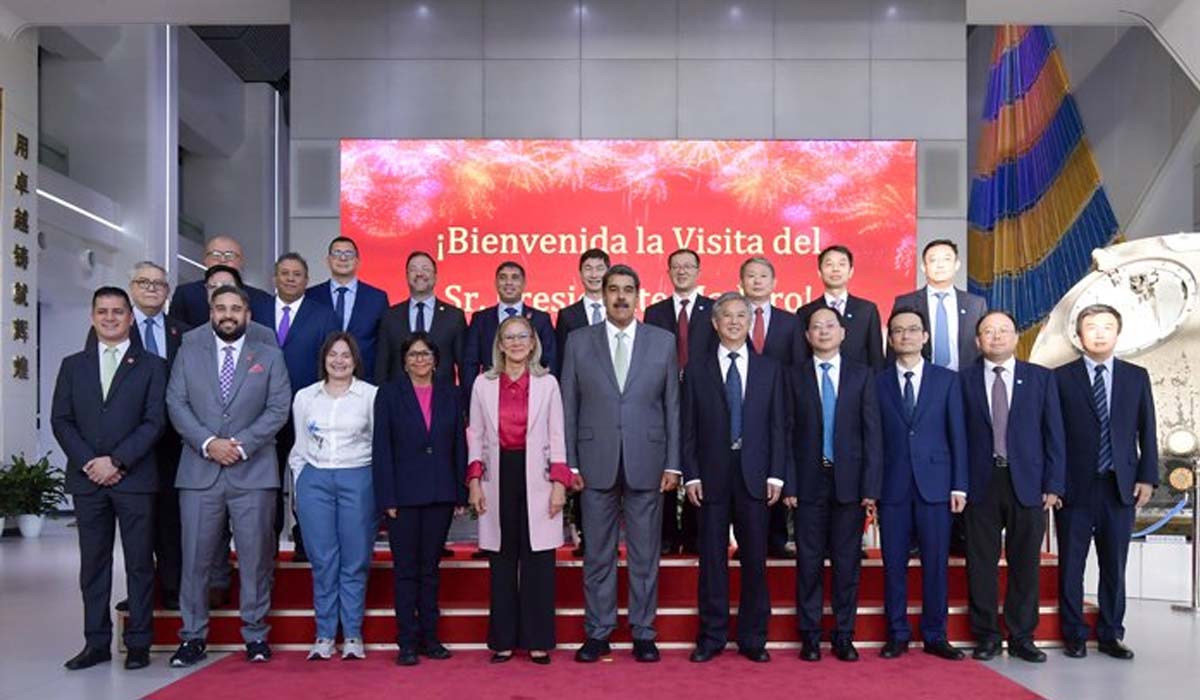 Мадуро заявил, что Венесуэла отправит астронавтов на Луну на китайском космическом корабле.