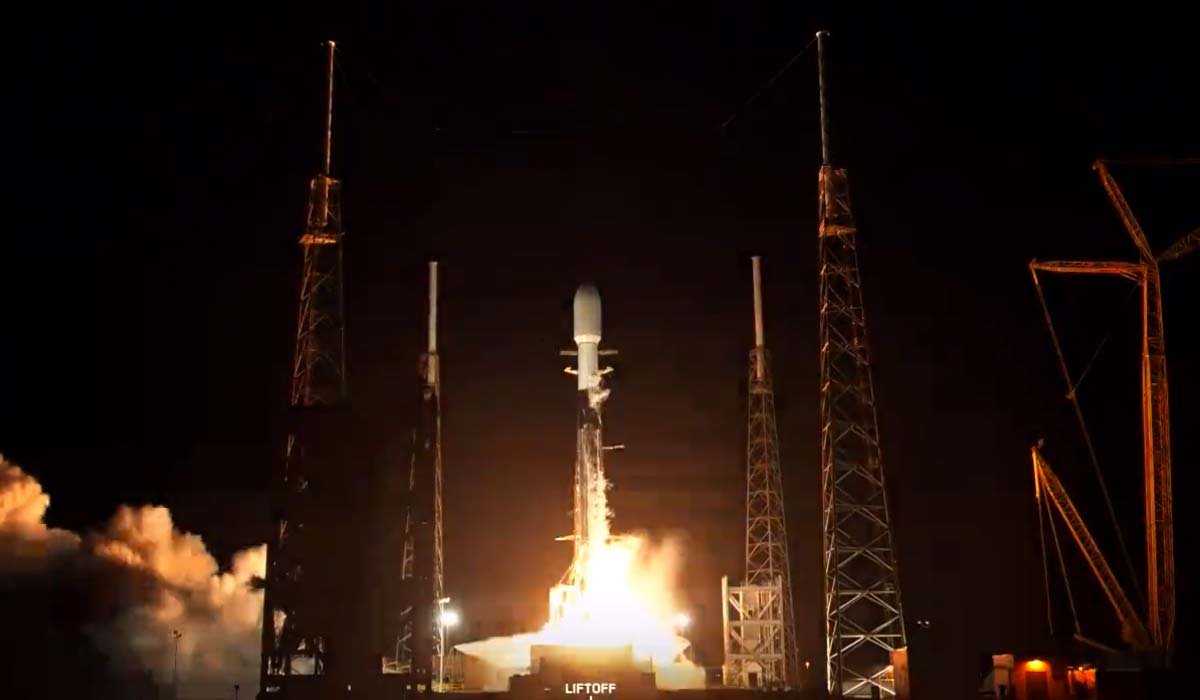 Запуск ракети Falcon 9 Block 5 з групою супутників Starlink Group 6-18