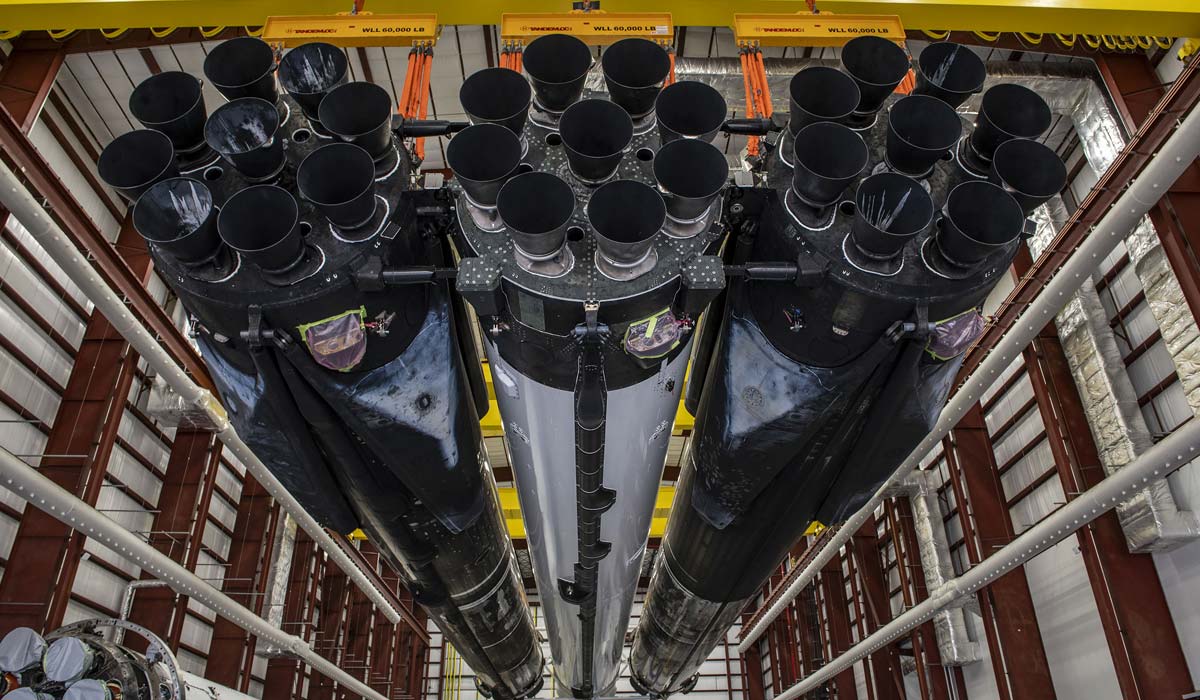Falcon Heavy перед запуском астероидной миссии Psyche