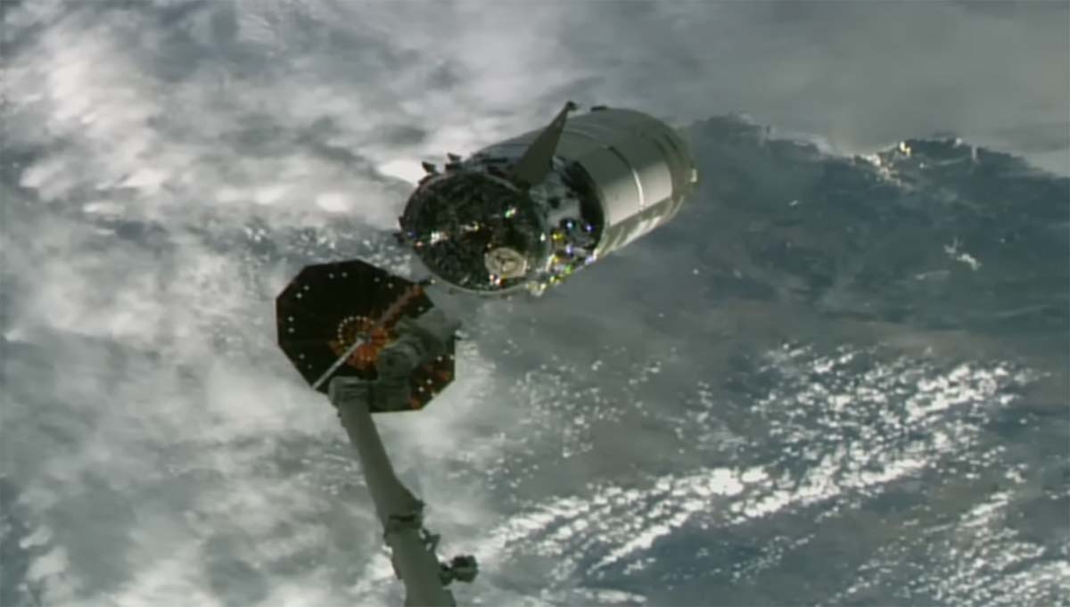 Американский грузовой корабль Cygnus отстыковался от МКС