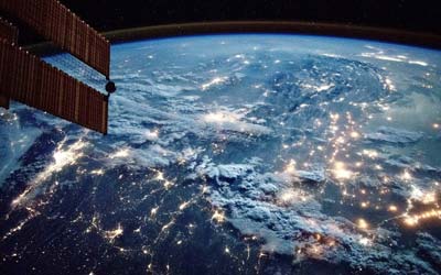 Очередная порция красивых фото из МКС