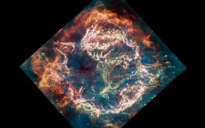 Космический телескоп Уэбб раскрывает невиданные ранее подробности в «Кассиопее А»