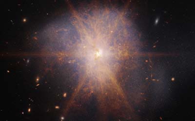 Webb заснял поразительное галактическое слияние Arp 220