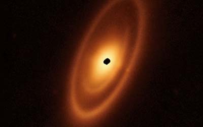 Ища астероиды у Фомальгаута, телескоп Уэбб находит гораздо больше