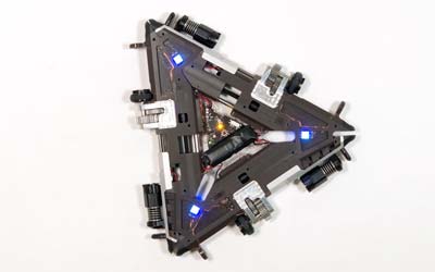 Вчені створили робота з трикутників для майбутніх космічних місій, що змінює форму