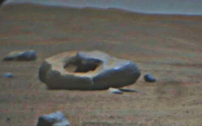 Марсоход Perseverance обнаружил дырявый камень на Красной планете