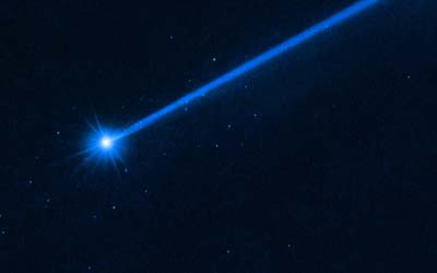 Хаббл видит валуны, вылетающие из астероида Диморфос