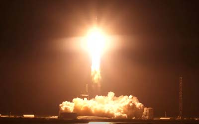 Момент старта ракеты SpaceX Falcon Heavy со спутником связи Jupiter 3 (EchoStar-24) — 29 июля 2023 года