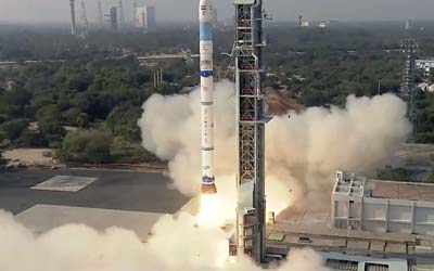 Старт индийской ракеты SSLV