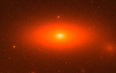 Космическая тайна: массивная галактика, противоречащая теориям темной материи