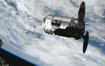 Космический грузовик Cygnus пристыковался к МКС (фото)