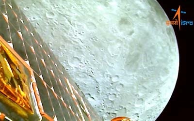 Миссия Chandrayaan-3: Луна, как ее увидел Chandrayaan-3 во время вывода на лунную орбиту