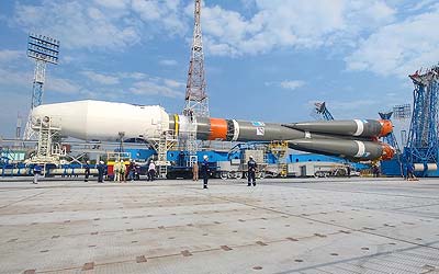 Ракету «Союз-2.1б» с космическим аппаратом «Луна-25» вывезли на стартовый комплекс