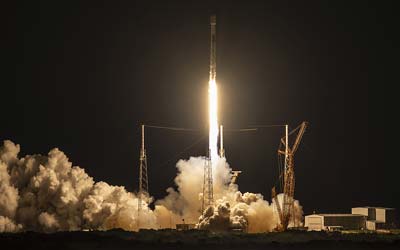 Запуск ракеты Falcon 9 Block 5 с группой спутников Starlink