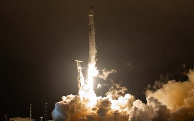 Запуск ракеты Falcon 9 Block 5 с группой спутников Starlink Group 7-3