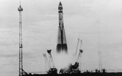 Запущено та виведено на орбіту перший штучний супутник Землі