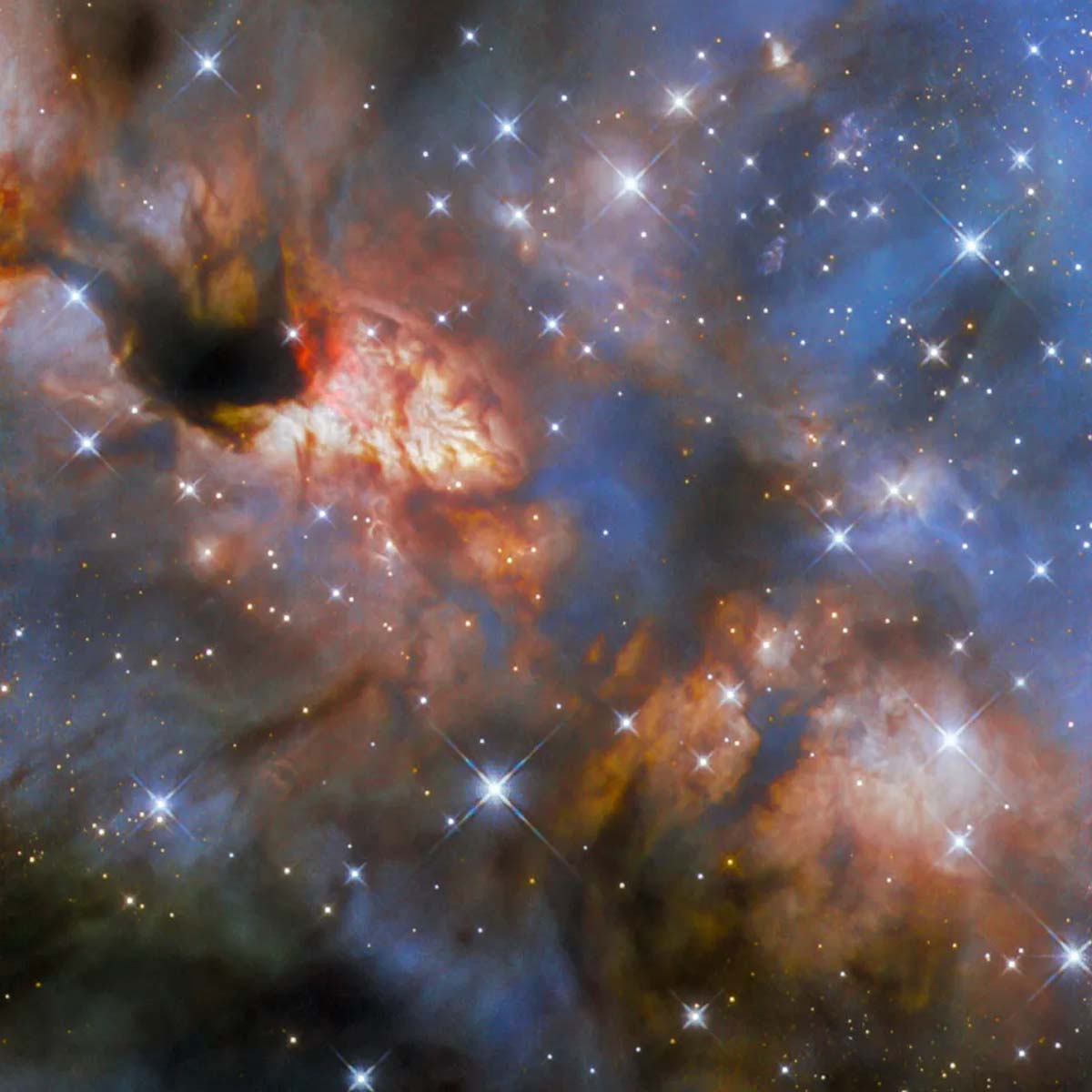 Хаббл спостерігає формування масивної зірки