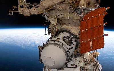 Подборка фотографий орбитальной станции и видов Земли с МКС