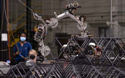 В NASA провели демонстрацию создания структуры из блоков с помощью коллектива роботов