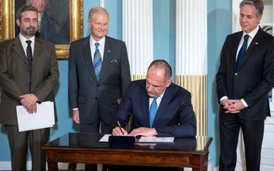 Греция подписывает «Соглашения Артемиды»