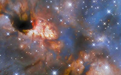 Хаббл наблюдает за формированием массивной звезды