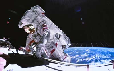 Члены экипажа «Шэньчжоу-17» во второй раз вышли в открытый космос