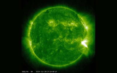 На Солнце произошла мощная солнечная вспышка