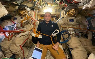 Российские космонавты готовятся к выходу в открытый космос