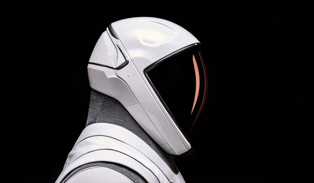 SpaceX разрабатывает скафандр для выхода в открытый космос