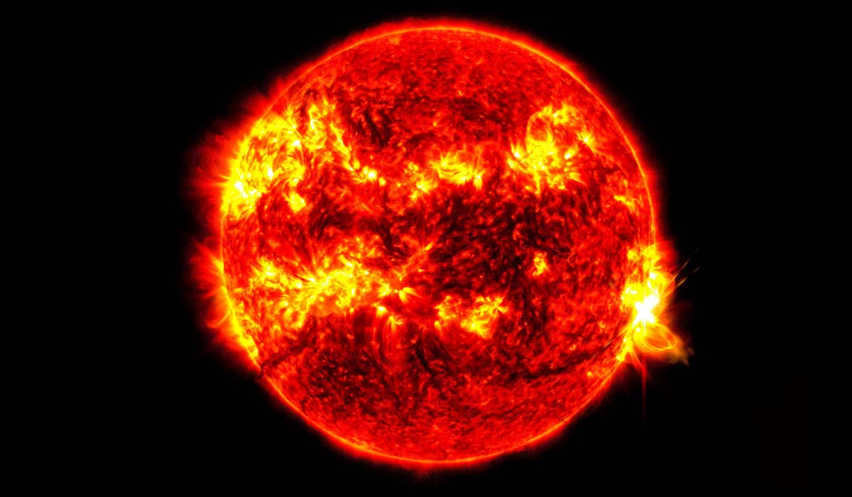 На Солнце произошла 17-ая за месяц мощнейшая вспышка